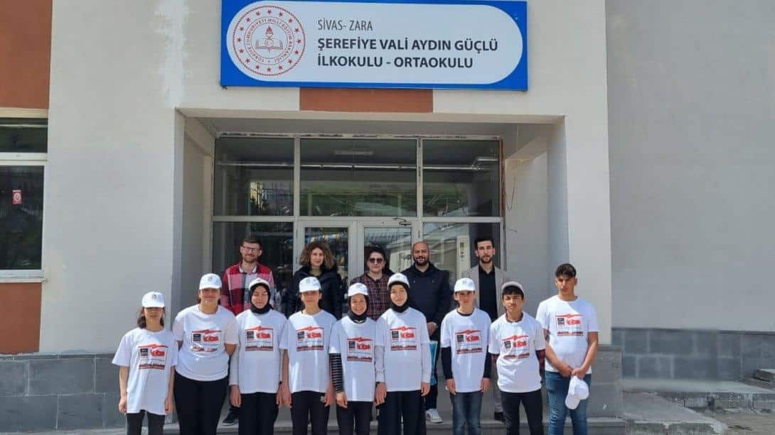 Sivas'ta TIMSS kapsamındaki ilk sınav uygulaması Zara Şerefiye Vali Aydın Güçlü Ortaokulunda gerçekleştirildi.