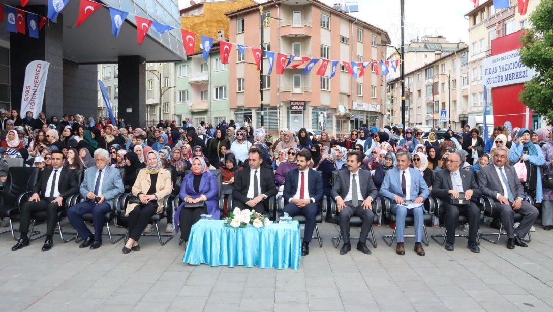 Sivas'ta Hayat Boyu Öğrenme Haftası dolayısıyla kutlama programı düzenlendi. 