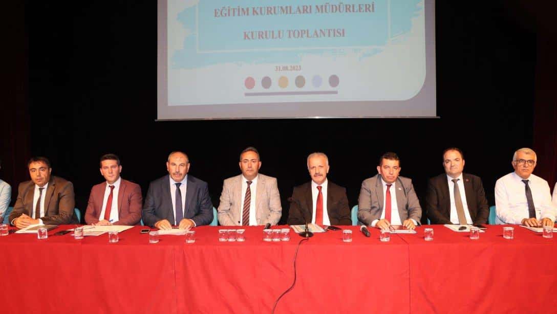 Merkez Eğitim Kurumları Müdürleri Kurulu Toplantısı, Millî Eğitim Müdürümüz Necati Yener Başkanlığında yapıldı.