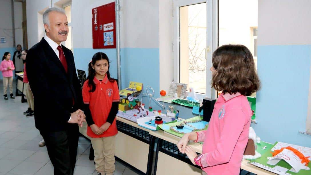 Millî Eğitim Müdürümüz Necati Yener, Fevzipaşa İlkokulunu ziyaret etti. Yener, Millî Eğitim Bakanlığınca başlatılan; 
