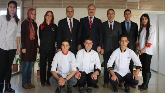 Sultanşehir Mesleki ve Teknik Anadolu Lisesi Öğrencileri ve Öğretmenleri İl Milli Eğitim Müdürümüz Sn. Mustafa Altınsoyu ziyaret ettiler.  