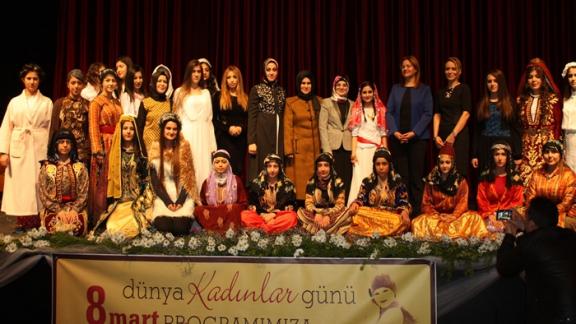 8 Mart Dünya Kadınlar Günü Programı Atatürk Kültür Merkezinde Gerçekleştirildi.