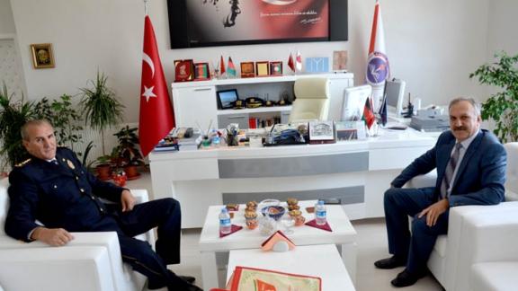 Milli Eğitim Müdürümüz Mustafa Altınsoy Sivas PMYO Müdürü Adnan Oranı ziyaret etti.