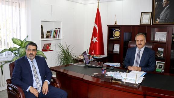 Medicana Sivas Hastanesi Genel Müdürü Şerafettin Demiray, Milli Eğitim Müdürümüz Mustafa Altınsoy´u ziyaret etti.