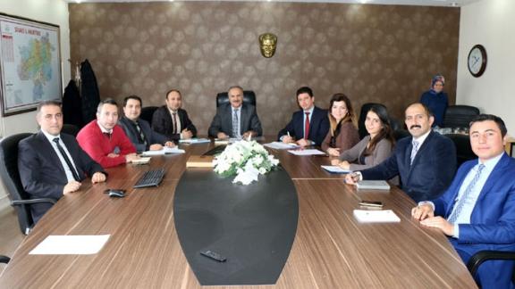 Milli Eğitim Müdürümüz Mustafa Altınsoy, Müdürlüğümüz AR-GE birimi ile değerlendirme toplantısında bir araya geldi.