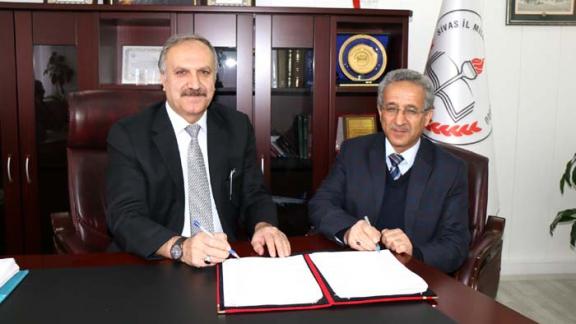 Milli Eğitim Müdürlüğümüz ile Cumhuriyet Üniversitesi (CÜ) İlahiyat Fakültesi arasında Eğitimde İş Birliği protokolü imzalandı. 