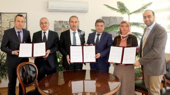 Milli Eğitim Müdürlüğümüz ile Cumhuriyet Üniversitesi (CÜ) arasında Sosyal, Sanatsal ve Bilimsel İşbirliği protokolü imzalandı. 