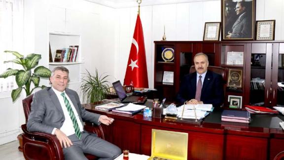 Türk Telekom Sivas İl Müdürü Hüseyin Genç, Milli Eğitim Müdürümüz Mustafa Altınsoyu ziyaret etti.