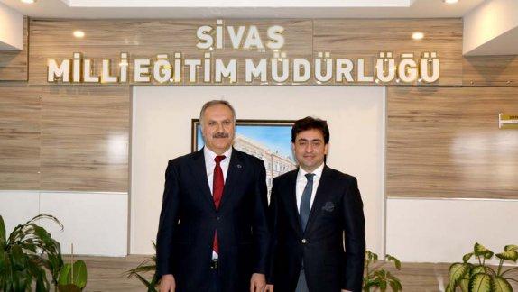 Sivas Çalışma ve İş Kurumu (İŞKUR) İl Müdürü Hikmet Canpolat, Milli Eğitim Müdürümüz Mustafa Altınsoyu ziyaret etti.
