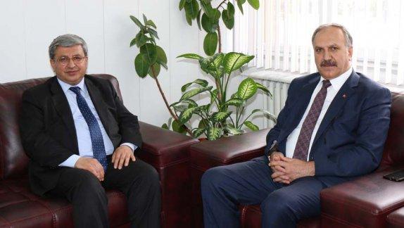 MEB Özel Eğitim ve Rehberlik Hizmetleri Genel Müdürü Celil Güngör, Milli Eğitim Müdürümüz Mustafa Altınsoy´u ziyaret etti.