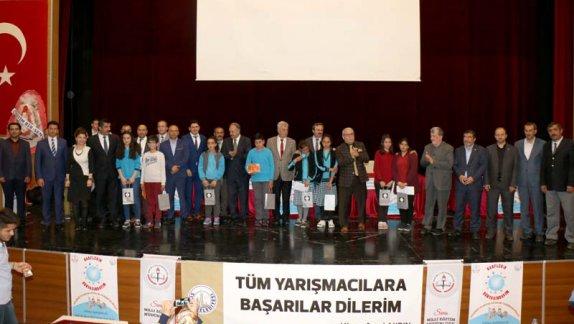 Atasözü ve Deyim Avcıları Yarışmasının Finali ve Mustafa Kutlu Kitap Okuma Yarışmasının ödül töreni gerçekleştirildi.