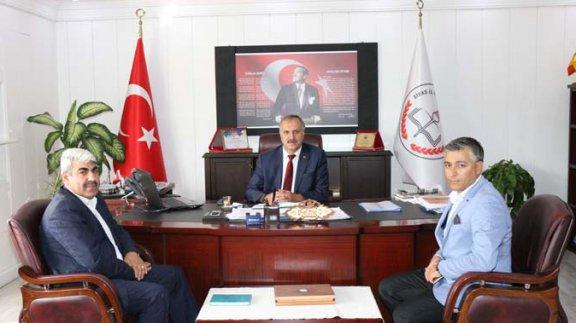 Gürün İlçe Milli Eğitim Müdürlüğüne atanan yeni şube müdürleri, Milli Eğitim Müdürümüz Mustafa Altınsoy´u ziyaret etti.