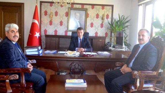 Milli Eğitim Müdürümüz Mustafa Altınsoy, Gürün Kaymakamı Hicabi Aytemür ve Gürün Belediye Başkanı Nami Çiftçiyi ziyaret etti.