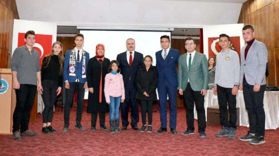 Sivas İl Öğrenci Meclis Başkanlığı´na Selçuk Anadolu Lisesi öğrencisi Halil Kutluhan Enişte seçildi.