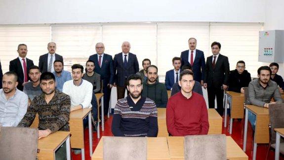 Sivasta, Milli Eğitim Müdürlüğümüz, TCDD Taşımacılık A.Ş. ve İŞKUR İl Müdürlüğü işbirliğinde  Makinist Yetiştirme Kursu açıldı.