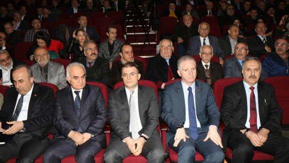 Okulların Dış Güvenliği Değerlendirme Toplantısı Sivas Valisi Davut Gül Başkanlığında yapıldı.