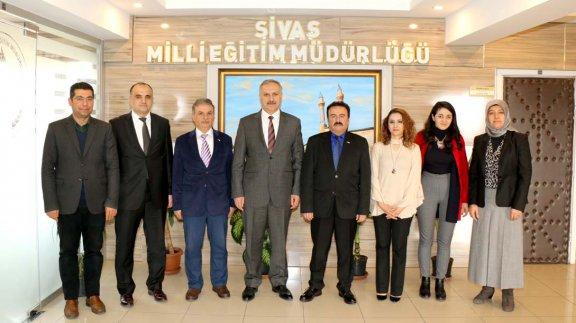 Yeşilay Sivas Şube Başkanı Bülent Akın ve yönetim kurulu, 1-7 Mart Yeşilay Haftası dolayısıyla Milli Eğitim Müdürümüz Mustafa Altınsoyu ziyaret etti.