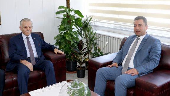 Gıda Tarım ve Hayvancılık Eski Bakanı Musa Demirci, Milli Eğitim Müdürümüz Ebubekir Sıddık Savaşçıyı Ziyaret Etti