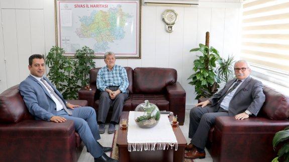 Sivas Belediye Başkan Yardımcısı Ahmet Özaydın, CÜ Rektör Danışmanı Prof. Dr. Recep Toparlı İle Birlikte Milli Eğitim Müdürümüz Ebubekir Sıddık Savaşçıyı Ziyaret Etti