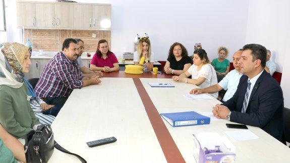 Milli Eğitim Müdürümüz Ebubekir Sıddık Savaşçı Mehmetçik İlkokulunda Öğretmenlerle Bir Araya Geldi