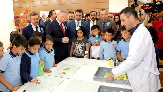 TÜBİTAK 4007 Bilim Şenliği Destekleme Programı kapsamında Sivas Bilim ve Sanat Merkezince hazırlanan Sultanşehir Bilimle Şenleniyor II Etkinliği Başladı.