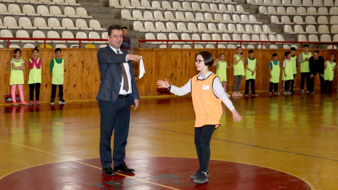 Spor Sivas Projesi Kapsamında Düzenlenen Geleneksel Çocuk Oyunları Şenliği Başladı.