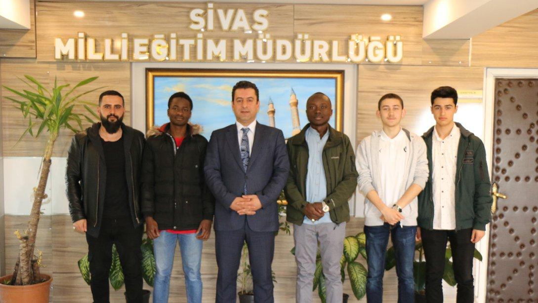 Uluslararası Şehit Murat Ertekin Anadolu İmam Hatip Lisesi Öğrencileri Milli Eğitim Müdürümüz Ebubekir Sıddık Savaşçıyı Ziyaret Etti.