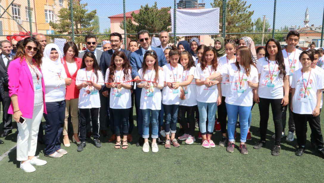 Gazi Mustafa Kemal Ortaokulu Öğrencileri, Bilimsel Çalışmalarını Sergiledi.