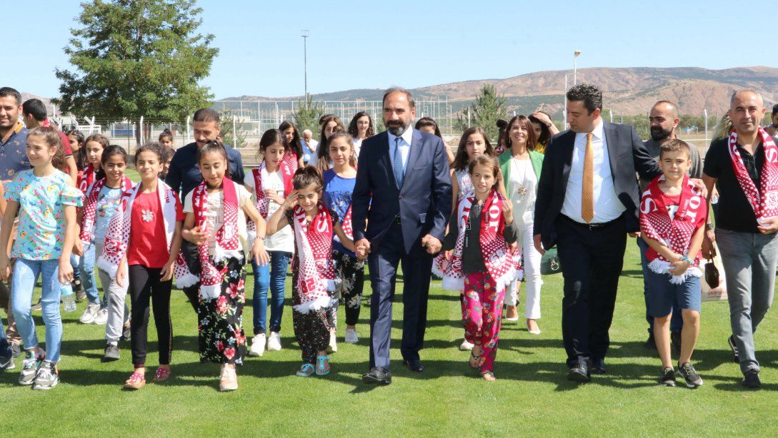 Şırnaklı Öğrenciler Sivasspor'u Ziyaret Etti.