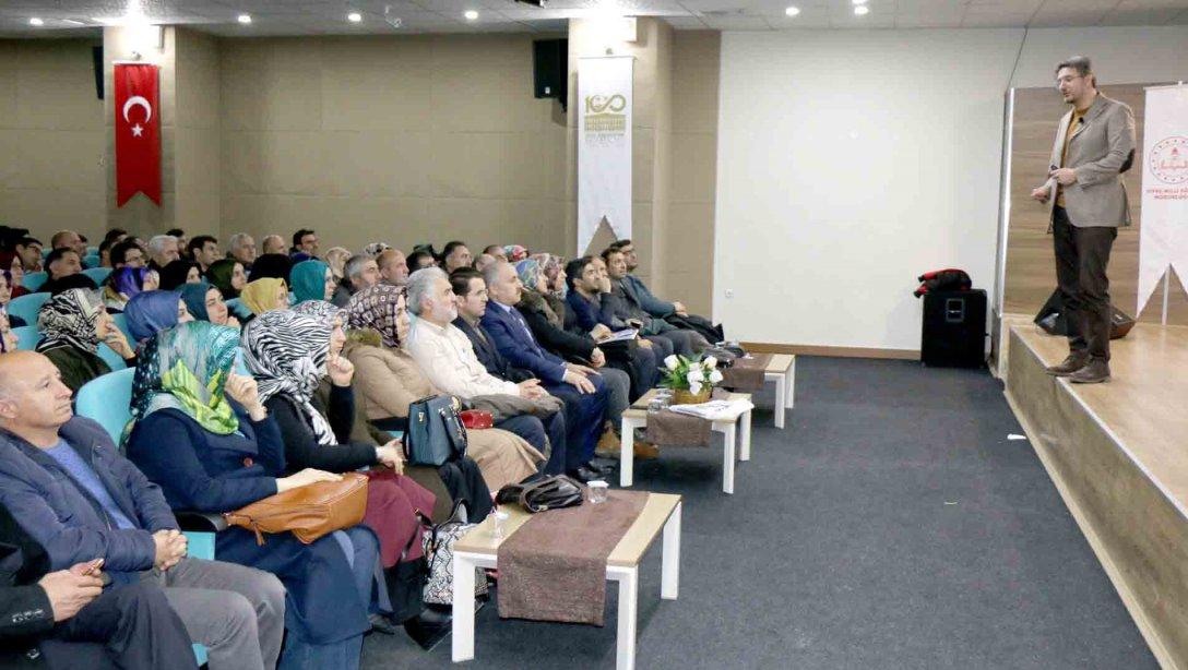 DÖGEP Projesi Kapsamında Sivas'ta Din Kültürü ve Ahlak Bilgisi Öğretmen Gelişim Programının Üçüncüsü Gerçekleştirildi.