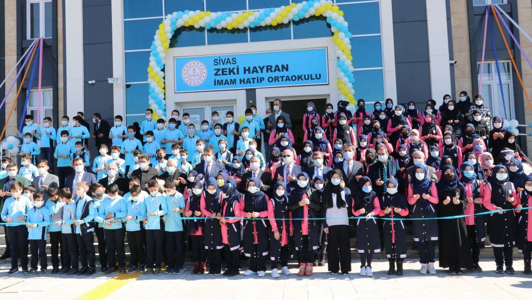 24 Derslikli Zeki Hayran İmam Hatip Ortaokulu Eğitim-Öğretime Açıldı.