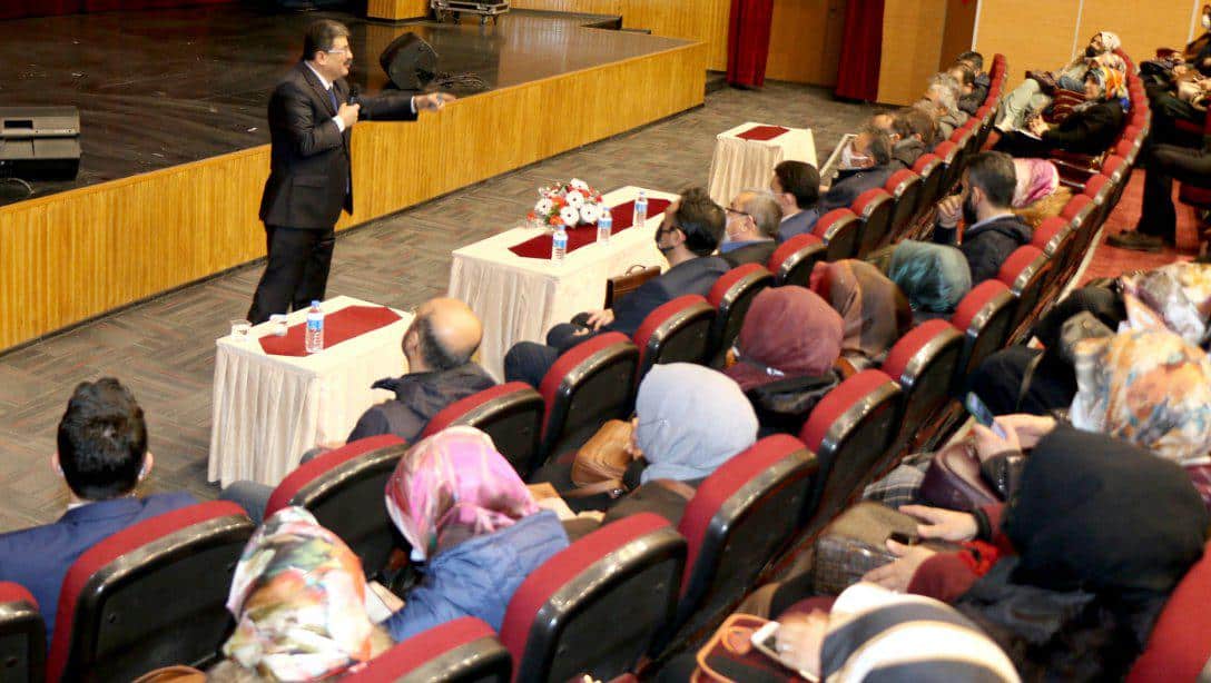 Sivas'ta Din Kültürü ve Ahlak Bilgisi Öğretmen Gelişim Programı düzenlendi.
