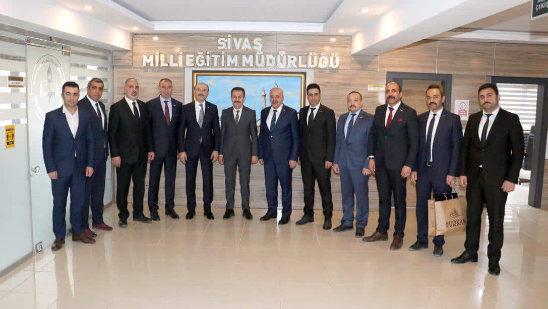 Türk Eğitim-Sen Genel Başkanı Talip Geylan, Sivas Şube Başkanı Yüksel Yiğit ve Şube Yönetim Kurulu ile birlikte Millî Eğitim Müdürümüz Ergüven Aslan'ı ziyaret etti.