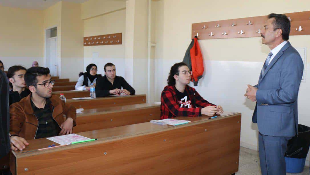 Sivas'ta 10 Bin 540 öğrenci, YKS heyecanı yaşadı.
