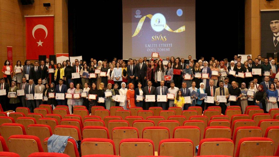 Sivas'ta eTwinning projeleri için ödül ve belge takdim töreni düzenlendi.