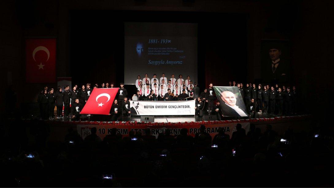 Sivas'ta, Cumhuriyetimizin Kurucusu Gazi Mustafa Kemal Atatürk'ün Ebediyete İrtihalinin 84. Yıldönümü dolayısıyla anma programı düzenlendi.