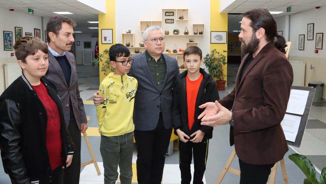 Valimiz Dr. Yılmaz Şimşek ve Millî Eğitim Müdürümüz Ergüven Aslan, Sivas Bilim ve Sanat Merkezini (BİLSEM) ziyaret etti.