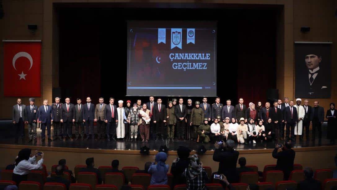 Sivas'ta, Çanakkale Zaferi'nin 108. Yıl Dönümü ve Şehitleri Anma Günü dolayısıyla program düzenlendi.