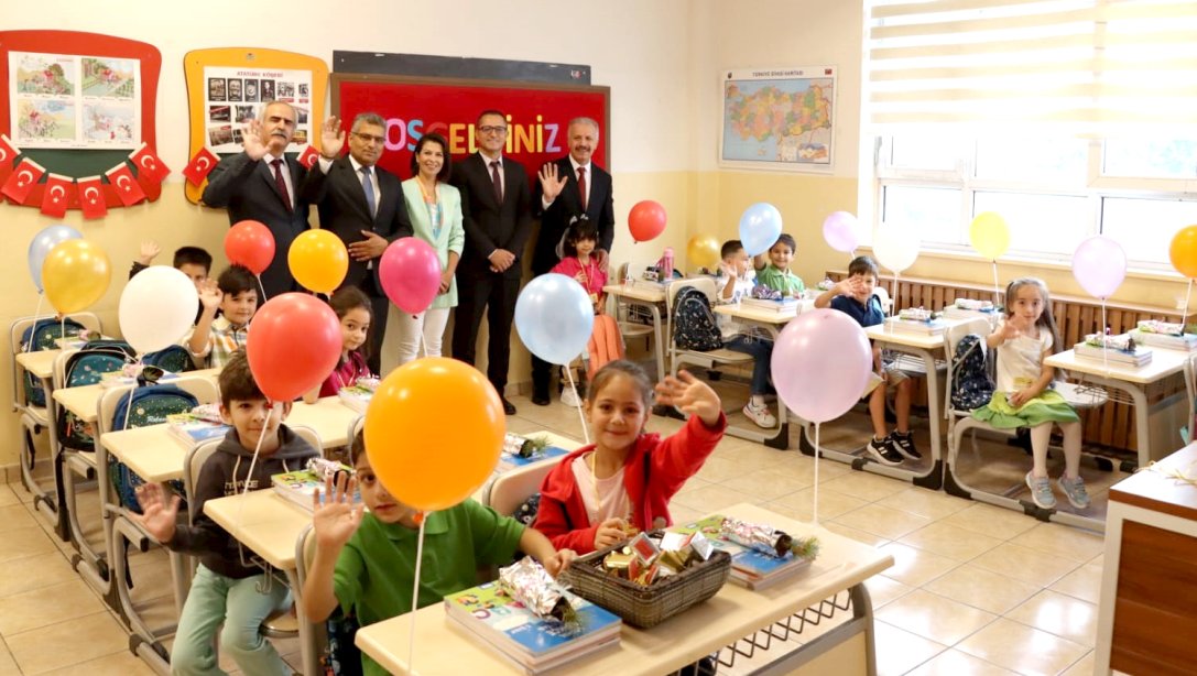 Okula Uyum Programı kapsamında Sivas'ta okul öncesi, ilkokul 1 ve lise 9. sınıf öğrencileri, okulla buluştu. Millî Eğitim Müdürümüz Necati Yener, bu kapsamda Kızılırmak İlkokulunu ziyaret ederek öğrenci ve öğretmenlerle bir araya geldi.
