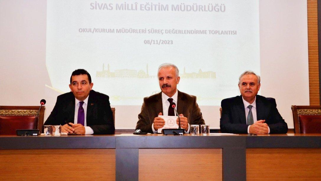 İl Okul/Kurum Müdürleri Süreç Değerlendirme Toplantısı Millî Eğitim Müdürümüz Necati Yener Başkanlığında yapıldı.