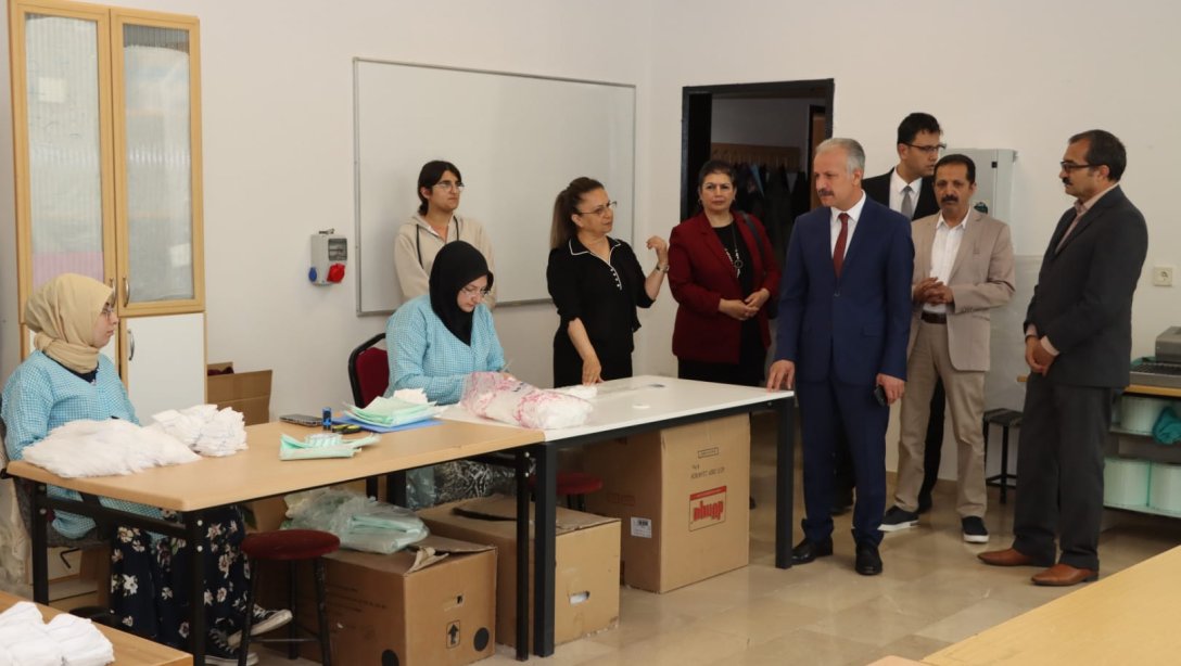 Millî Eğitim Müdürümüz Necati Yener, Sivas Halk Eğitimi Merkezini (HEM) ziyaret etti.