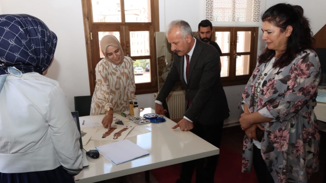 Millî Eğitim Müdürümüz Necati Yener, Sivas Olgunlaşma Enstitüsü bünyesinde hizmet veren Kültür ve Sanat Merkezini ziyaret etti.