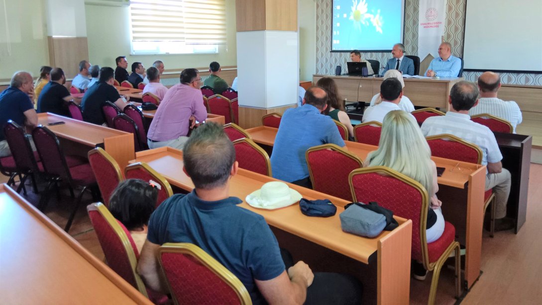 Rehberlik ve Psikolojik Danışma Hizmetleri İl Yürütme Komisyonu Toplantısı, Millî Eğitim Müdürümüz Necati Yener başkanlığında gerçekleştirildi.