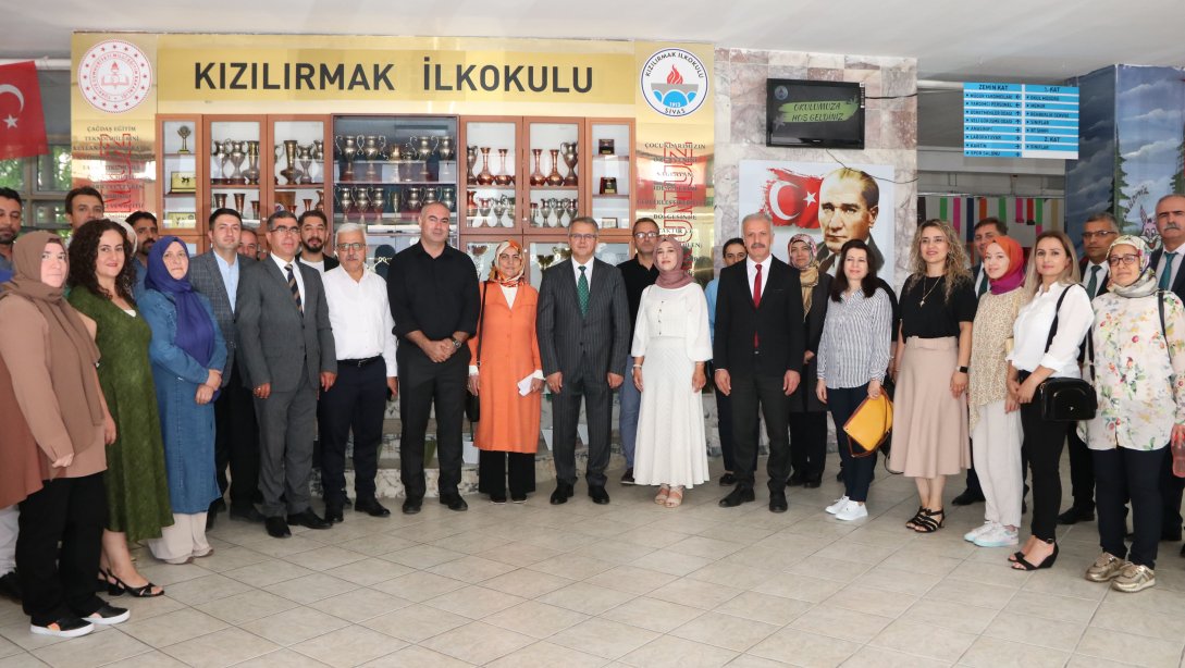 MEB Personel Genel Müdürümüz Sayın Bülent Çiftci, Kızılırmak İlkokulunda öğretmen ve okul idarecileri ile bir araya geldi.