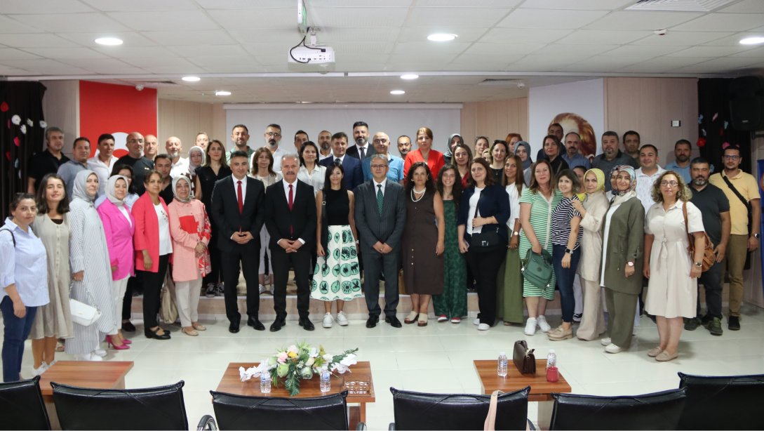 MEB Personel Genel Müdürümüz Sayın Bülent Çiftçi, Mesleki Gelişim ve Eğitim Daire Başkanı Kadir Kaplan ve Millî Eğitim Müdürümüz Necati Yener ile birlikte Mevlana Vali Zübeyir Kemelek Ortaokulunu ziyaret etti.