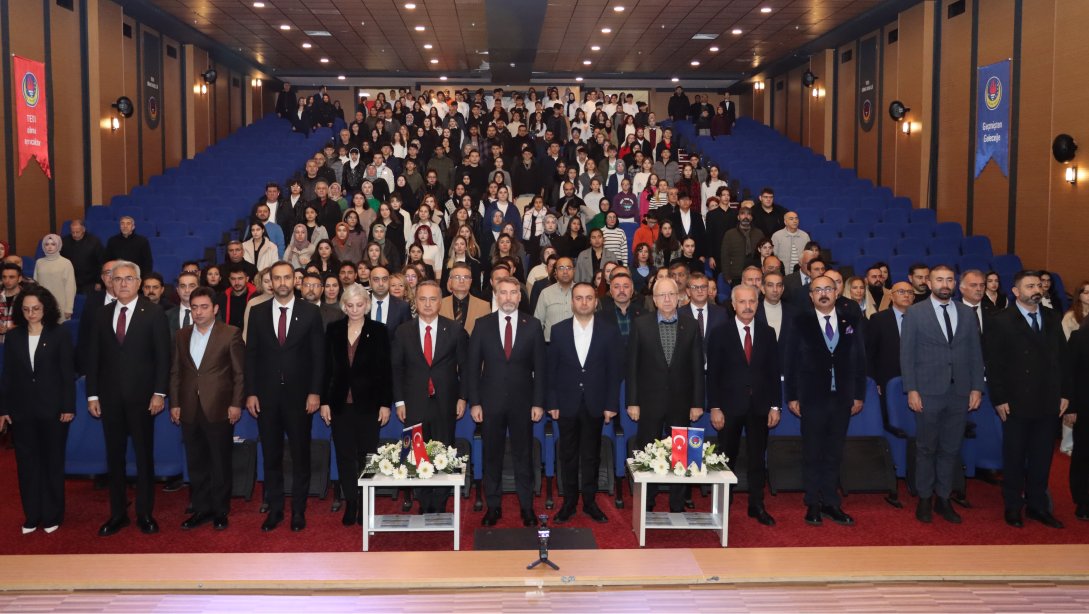 Sivas'ta eğitim forumu düzenlendi.