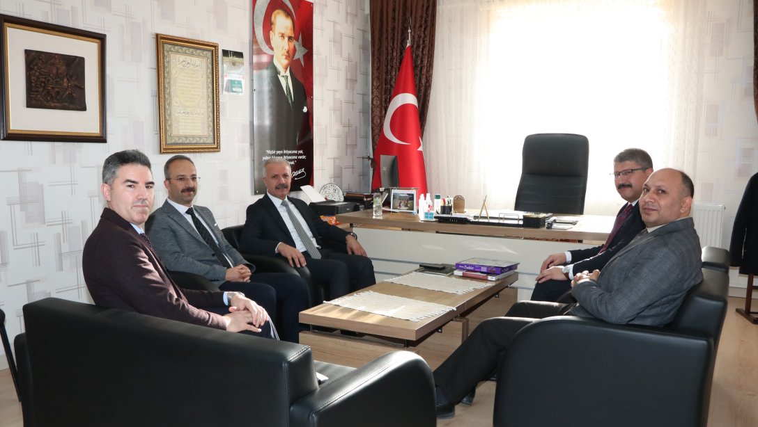 Millî Eğitim Müdürümüz Necati Yener, Ulaş İlçe Millî Eğitim Müdürlüğünü ziyaret etti.