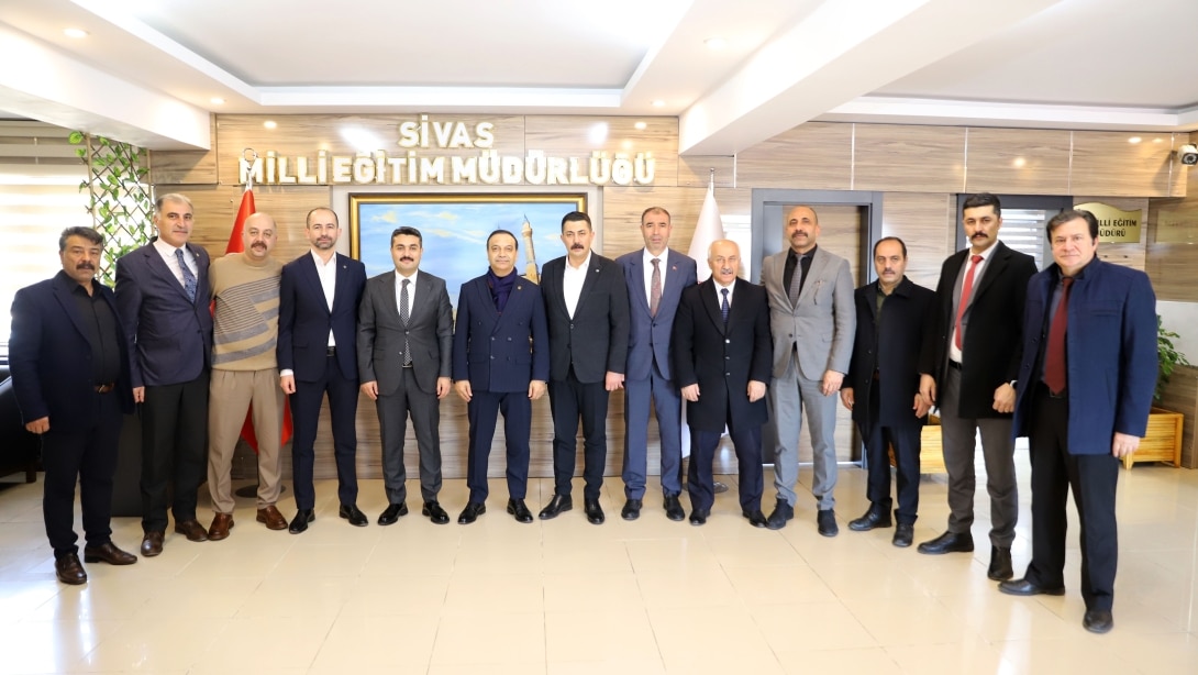 Milliyetçi Hareket Partisi Sivas Milletvekili Ahmet Özyürek Millî Eğitim Müdürümüz Fatih Erdoğan'a hayırlı olsun ziyaretinde bulundu.
